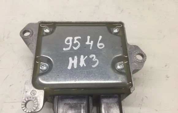 Ford Mondeo Mk III Airbag control unit/module 4S7T14B056 461904C605060605