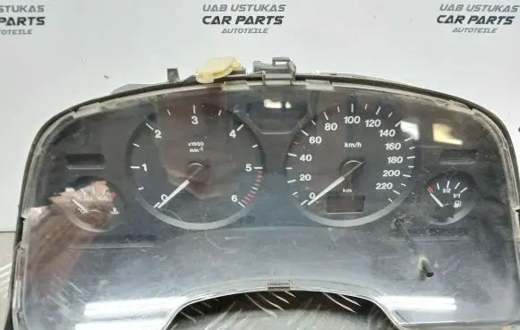 Opel Zafira A Speedometer (instrument cluster) 88311318