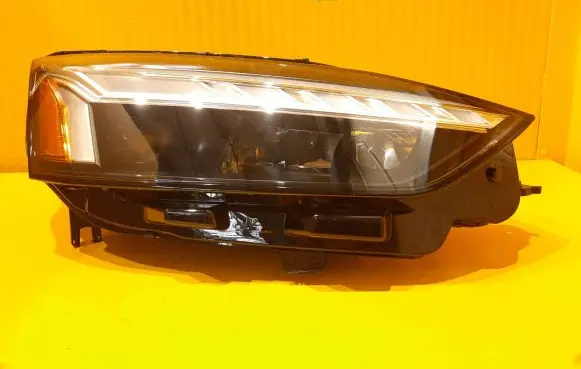 Audi A5 Headlight/headlamp 8W6941040B