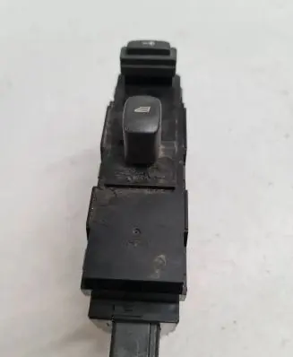 Volvo S60 Electric window control switch 8651328 MP102100142