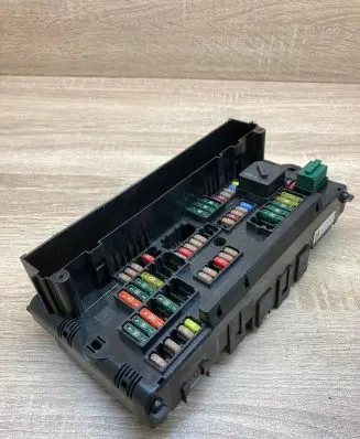 BMW X3 F25 Fuse module 9210863 921086302