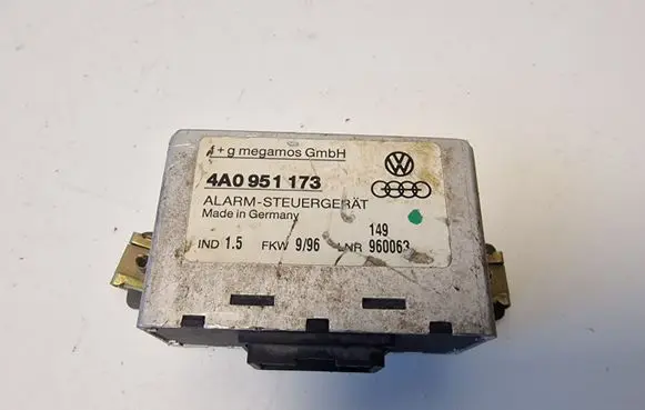 Audi A6 S6 C4 4A Alarm control unit/module 4A0951173