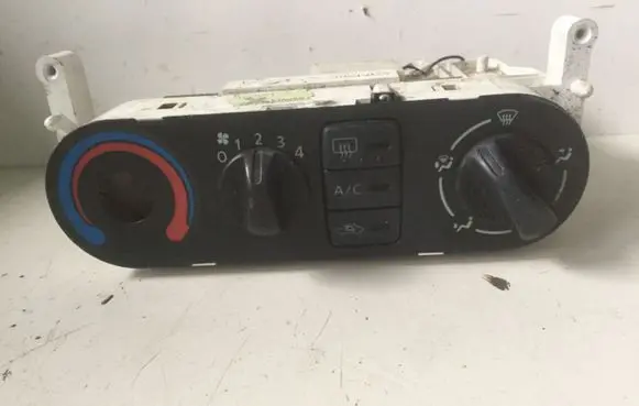 Nissan Almera N16 Climate control unit 16050