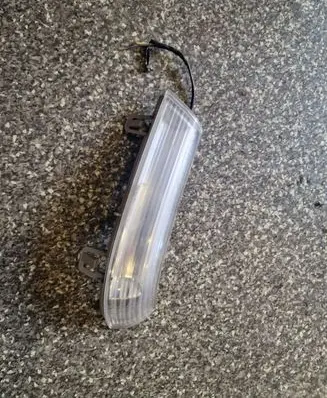 Volkswagen PASSAT B6 Mirror indicator light 1K0949102