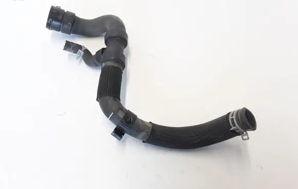 Volvo V70 Engine coolant pipe/hose 31368209