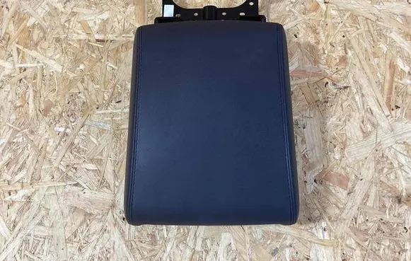Land Rover Discovery Sport Armrest lock Lr126668 L0276667ad lk72045c74a