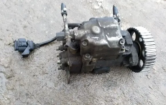 Volkswagen Golf III Fuel injection high pressure pump 0299608014