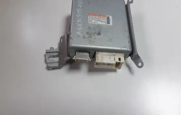 Toyota Avensis T270 Power steering control unit/module 8965005090