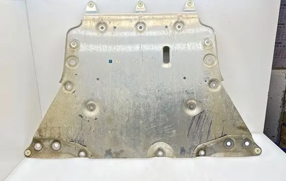 BMW iX Engine splash shield/under tray 6894792 13930510