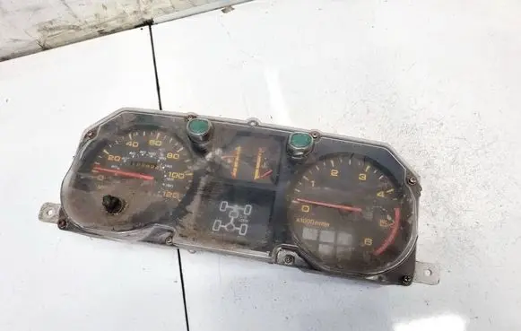 Mitsubishi Pajero Speedometer (instrument cluster) MB680383 376-720