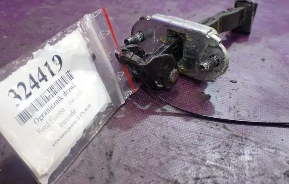 Ford Fusion Front door check strap stopper