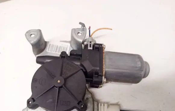 Nissan Primera Rear door window regulator motor 400600