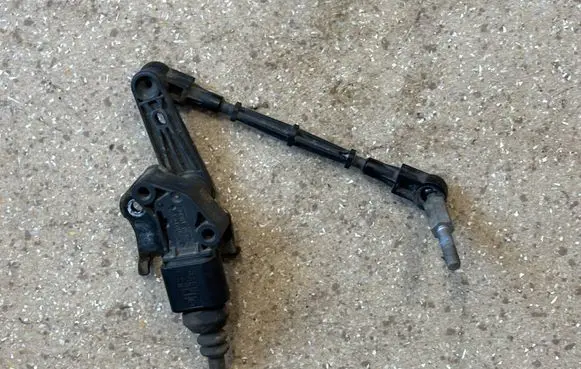 Audi Q7 4M Rear air suspension level height sensor 4M0941310K