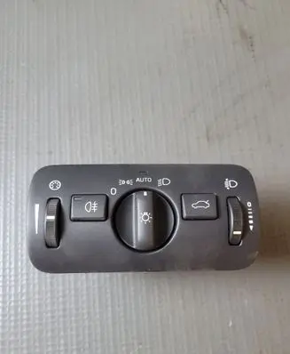 Volvo V40 Light switch 30739425