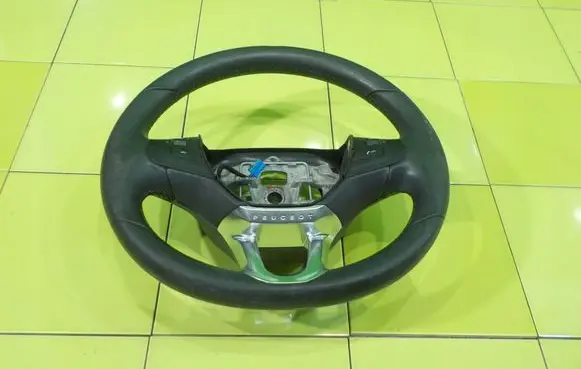 Peugeot 208 I Steering wheel 619138200C 98084115ZD