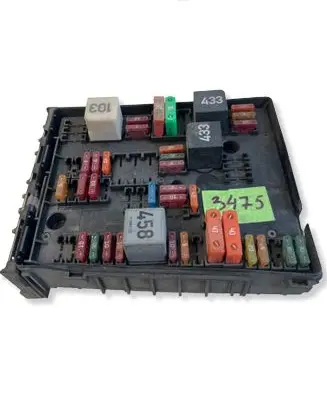 Volkswagen Touran I Fuse module 1K0937124K