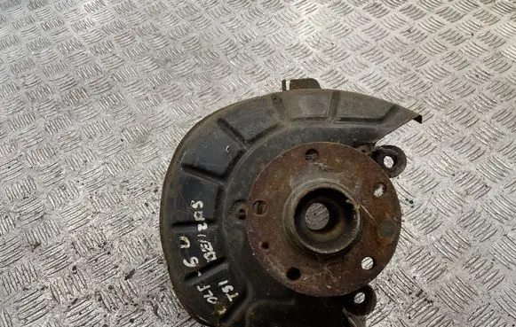 Volkswagen Golf VI Front wheel hub