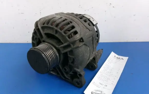 Volkswagen Golf IV Generator/alternator 038903018BX