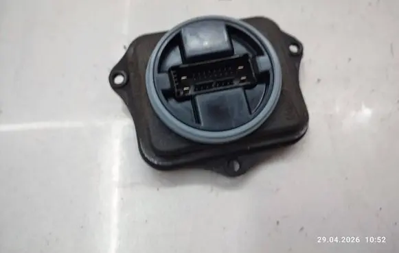 Volvo XC60 Headlight ballast module Xenon 90053126