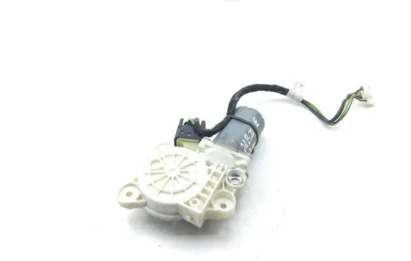 Mercedes-Benz E W211 Front door window regulator motor 0130821971 A2118203042
