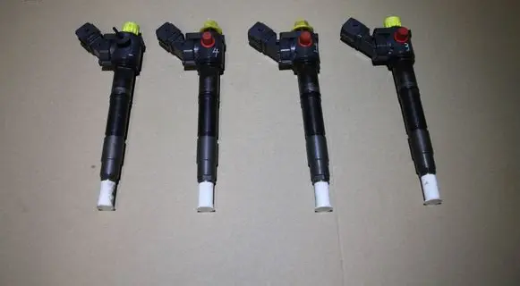 Volvo XC60 Fuel injector 31405404