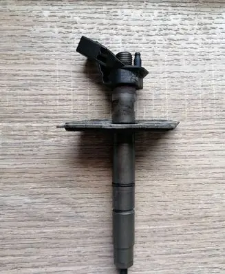 Audi A6 S6 C6 4F Fuel injector 059130277AJ 0445115054 060614