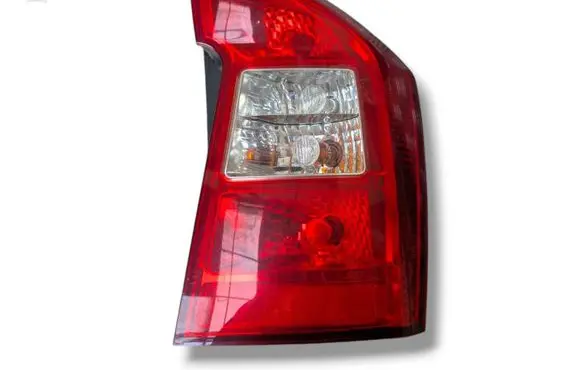KIA Carens II Rear/tail lights 92402-100R