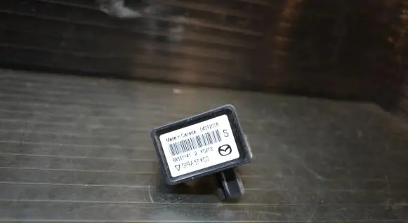 Mazda CX-7 Airbag deployment crash/impact sensor GP9A57KC0
