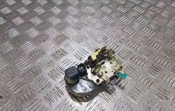 Chrysler 300M Front door lock