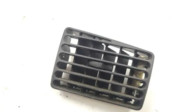 Volkswagen PASSAT B4 Dash center air vent grill 3A1819755B