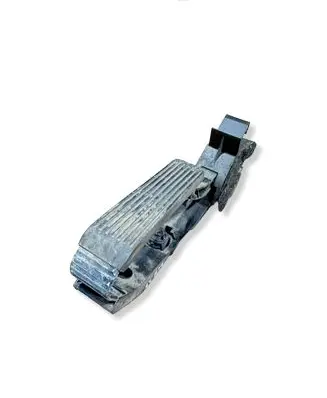 Mercedes-Benz E W211 Accelerator throttle pedal A2113000404 2113000404