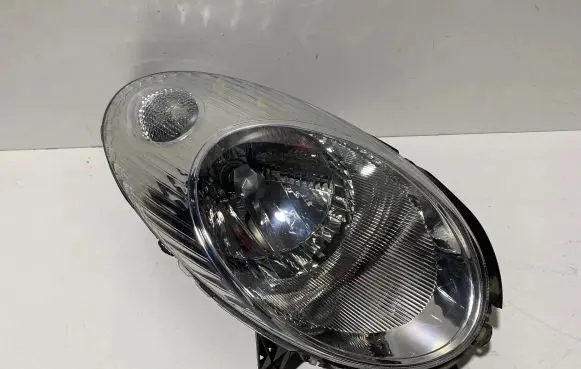 Nissan Micra Headlight/headlamp 26010AX700