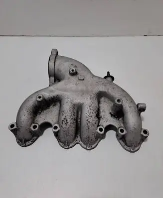 Volkswagen PASSAT B5.5 Intake manifold 038129713AJ