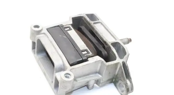 Land Rover Range Rover Evoque L551 Engine mount bracket K8D26F012AC