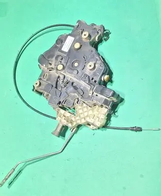 Volkswagen Caddy Sliding door lock 2K0843654Q
