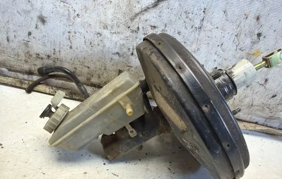 Volkswagen Sharan Brake booster 7M1612100C