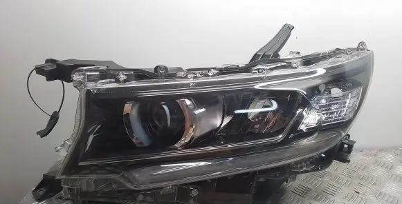 Toyota Land Cruiser (J150) Headlight/headlamp
