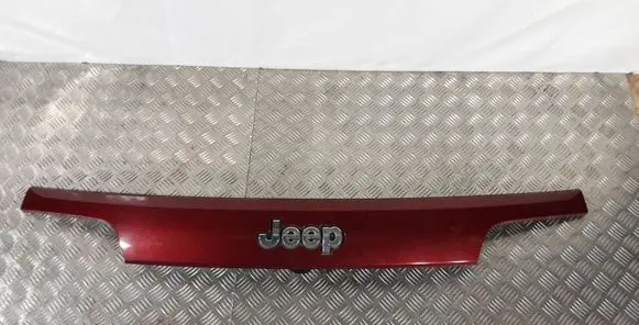 Trunk door license plate light bar