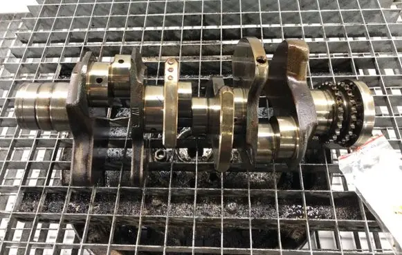 Audi A6 S6 C6 4F Crankshaft 06EG