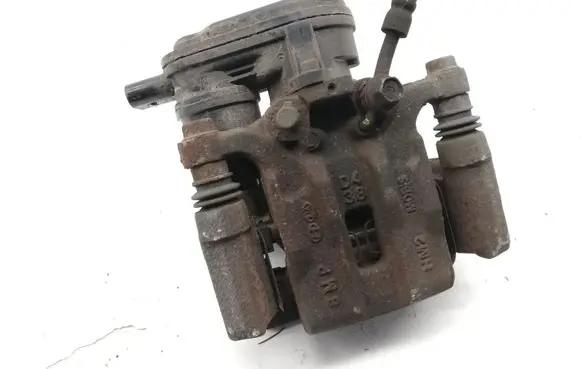 Hyundai Kona I Rear brake caliper A558237700
