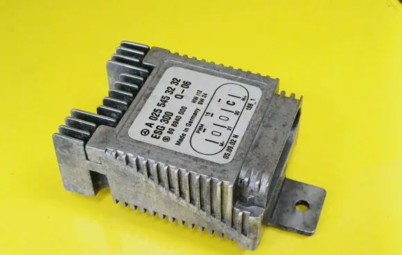 Mercedes-Benz A W168 Coolant fan relay A0255453232
