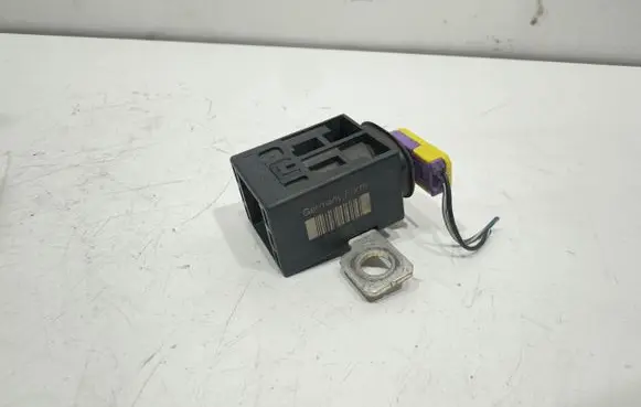 Audi A5 8T 8F Battery relay fuse 4F0915519