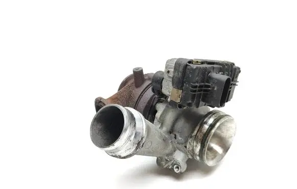 BMW 2 F46 Turbo 8511719 0650125