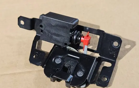 BMW X3 E83 Loading door lock 7201561