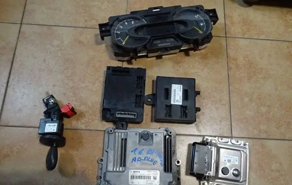 Renault Trafic III (X82) Engine control unit/module 237106626R 0281033357 237108353R