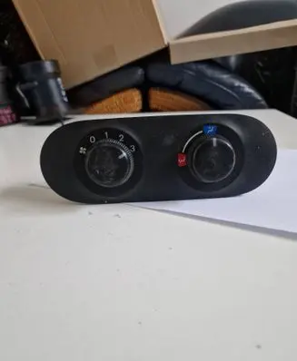Mazda MPV Climate control unit JAJ752
