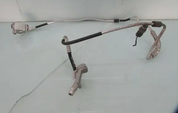 BMW 1 E81 E87 Air conditioning (A/C) pipe/hose 218323452313