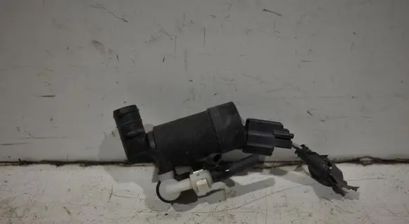 Ford Focus Windscreen/windshield washer pump BV6117K624