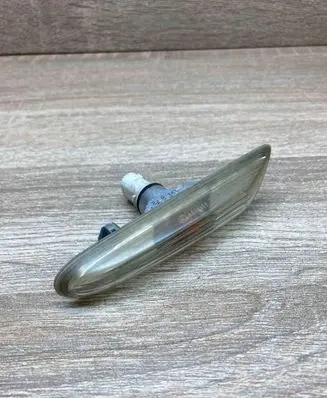 BMW 5 E60 E61 Front fender indicator light 7165742