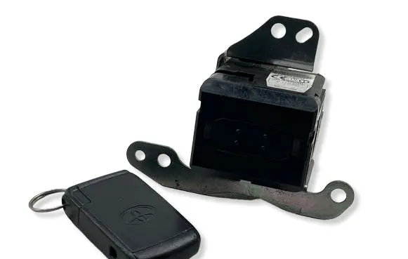 Toyota Corolla Verso AR10 Ignition lock 2004DJ1452 M0ZRL24KTY 2584AR24KTY